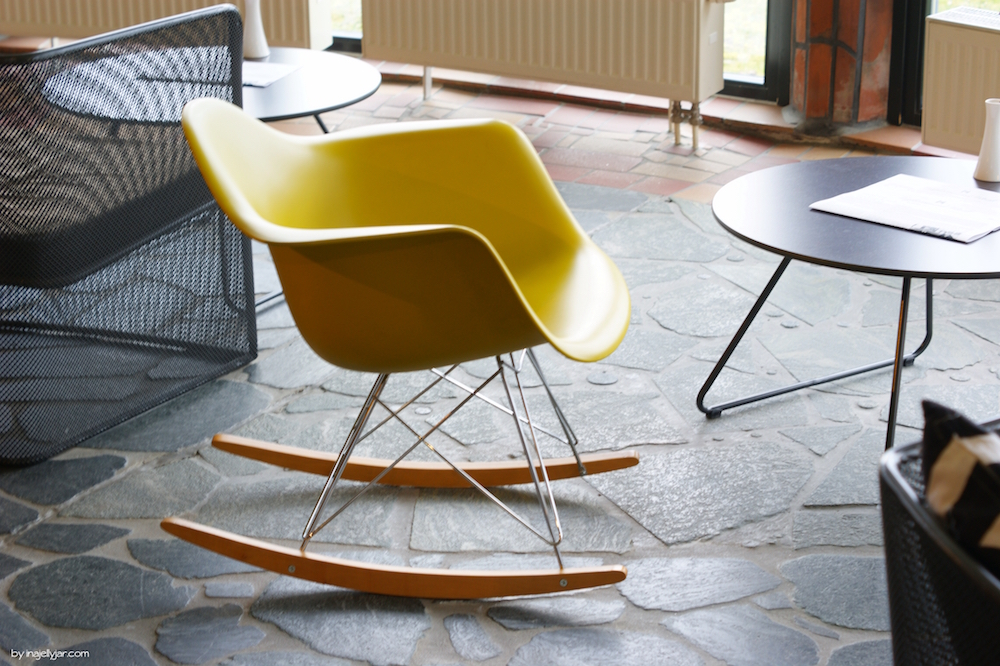 Eames Chair im Rogner Bad Blumau