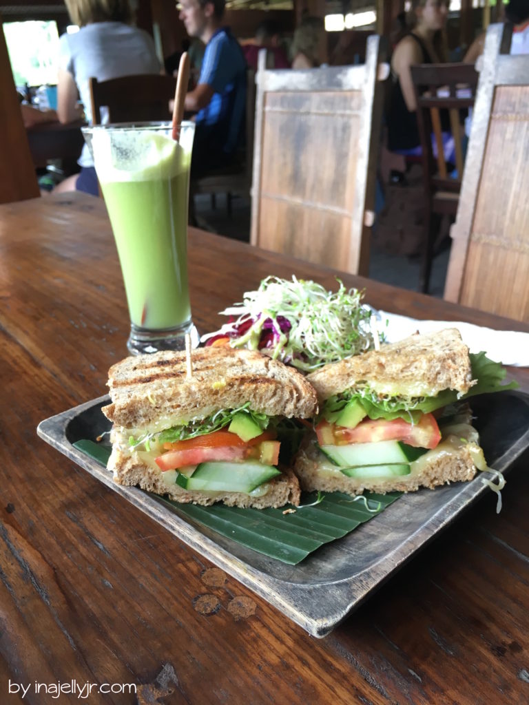 Veggie-Sandwich im Garden Kafe, Ubud Bali