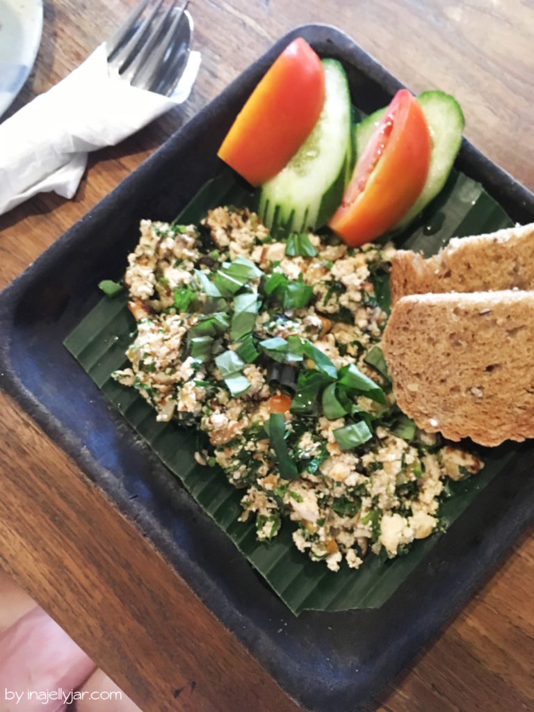 Veganer Scrambled Tofu im Kafe, Ubud auf Bali